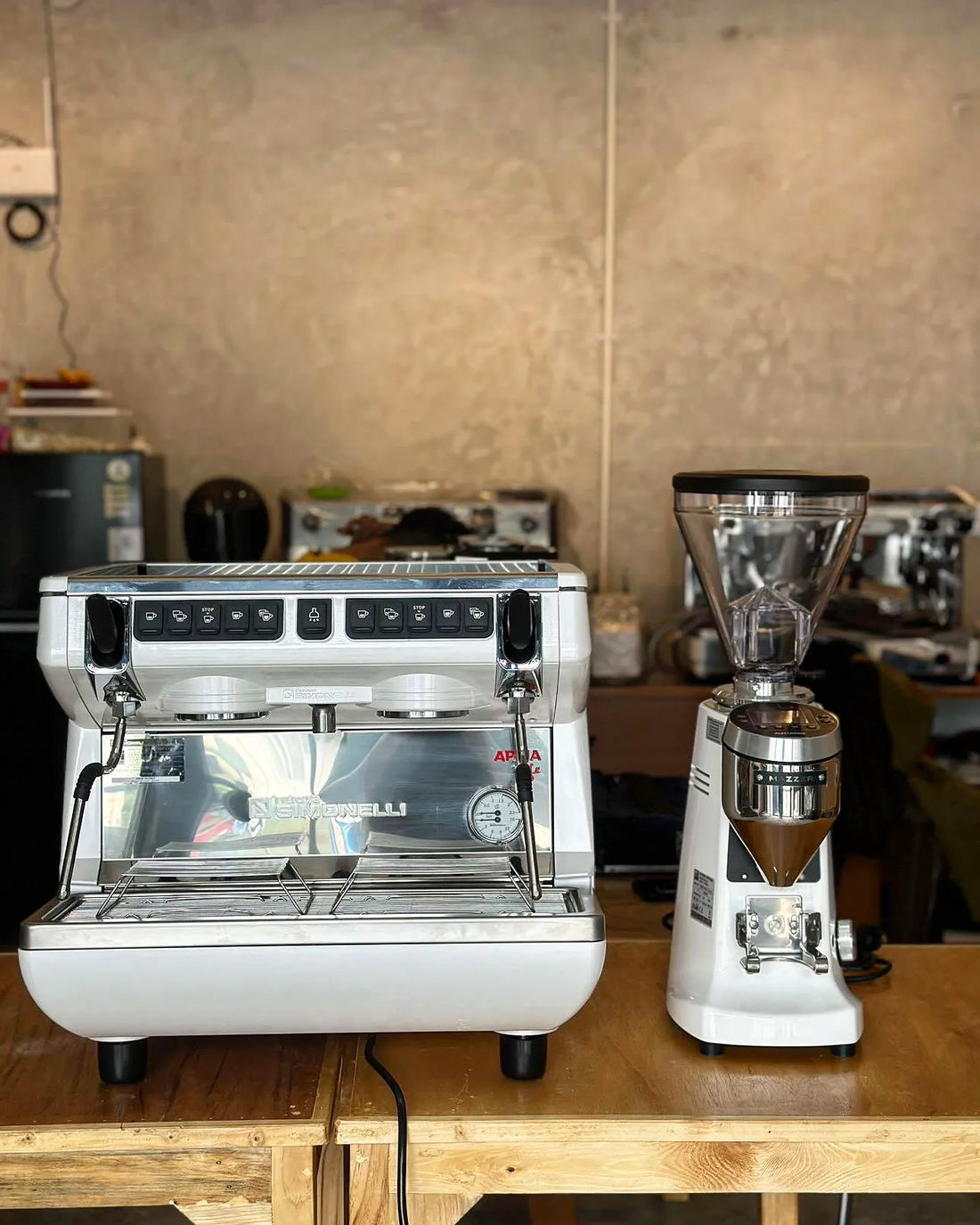 Nuova Simonelli Appia Life Compact 2 Group Volumetric with Autosteam 220V Espresso Machine