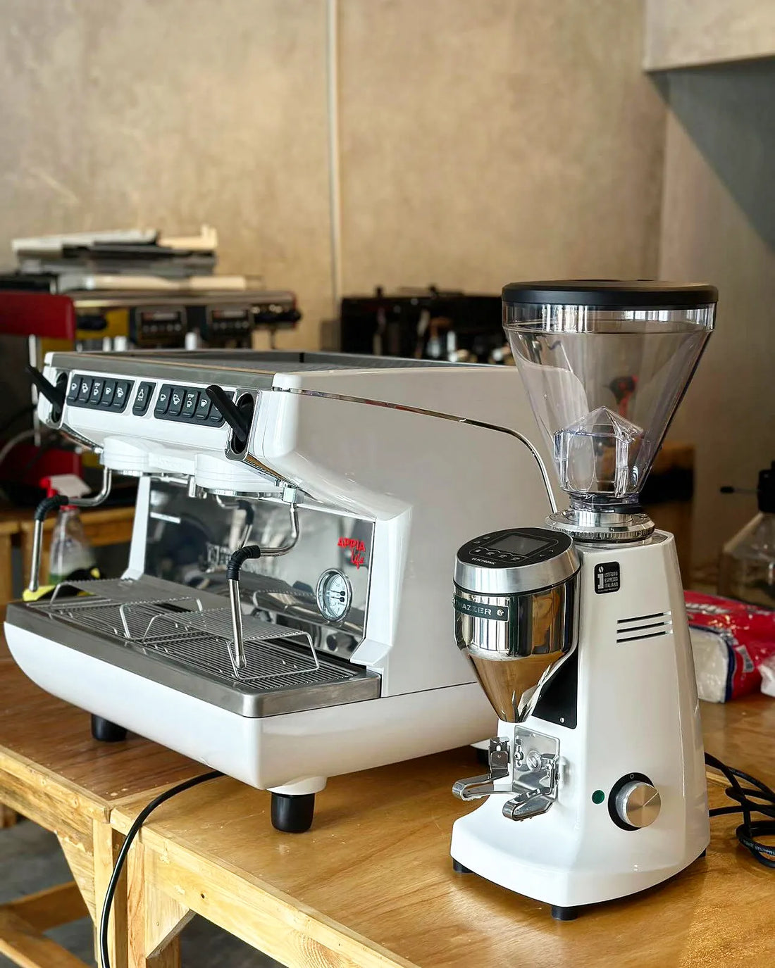 Nuova Simonelli Appia Life Compact 2 Group Volumetric with Autosteam 220V Espresso Machine