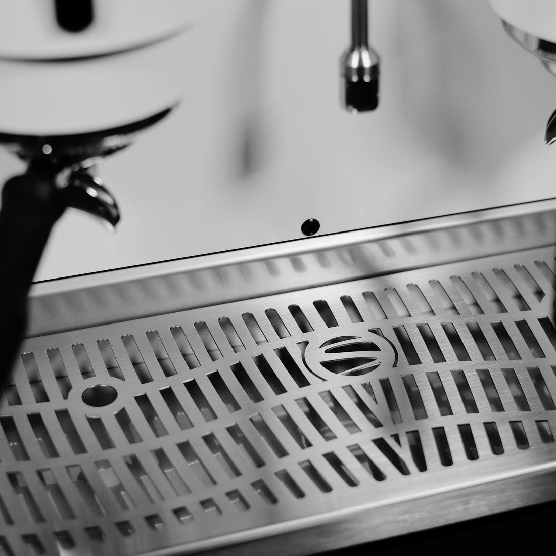 Synesso S300 3 Group Espresso Machine White drip tray detail